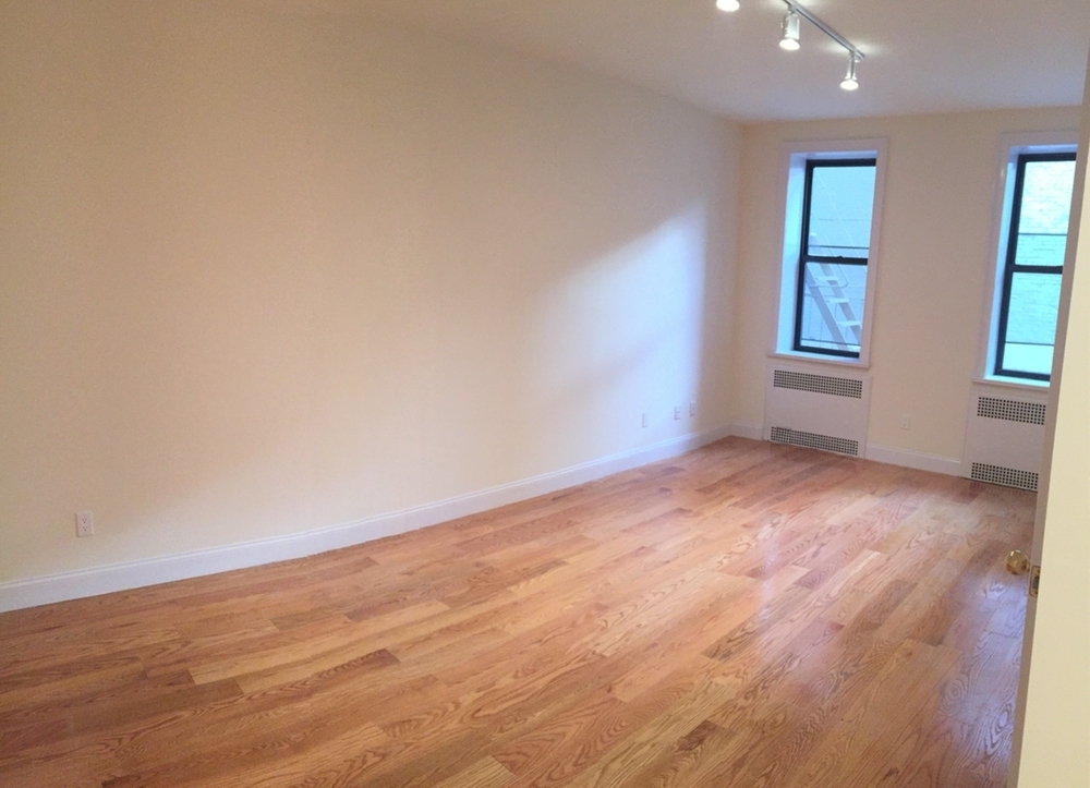 56 West 65th St - Photo 4