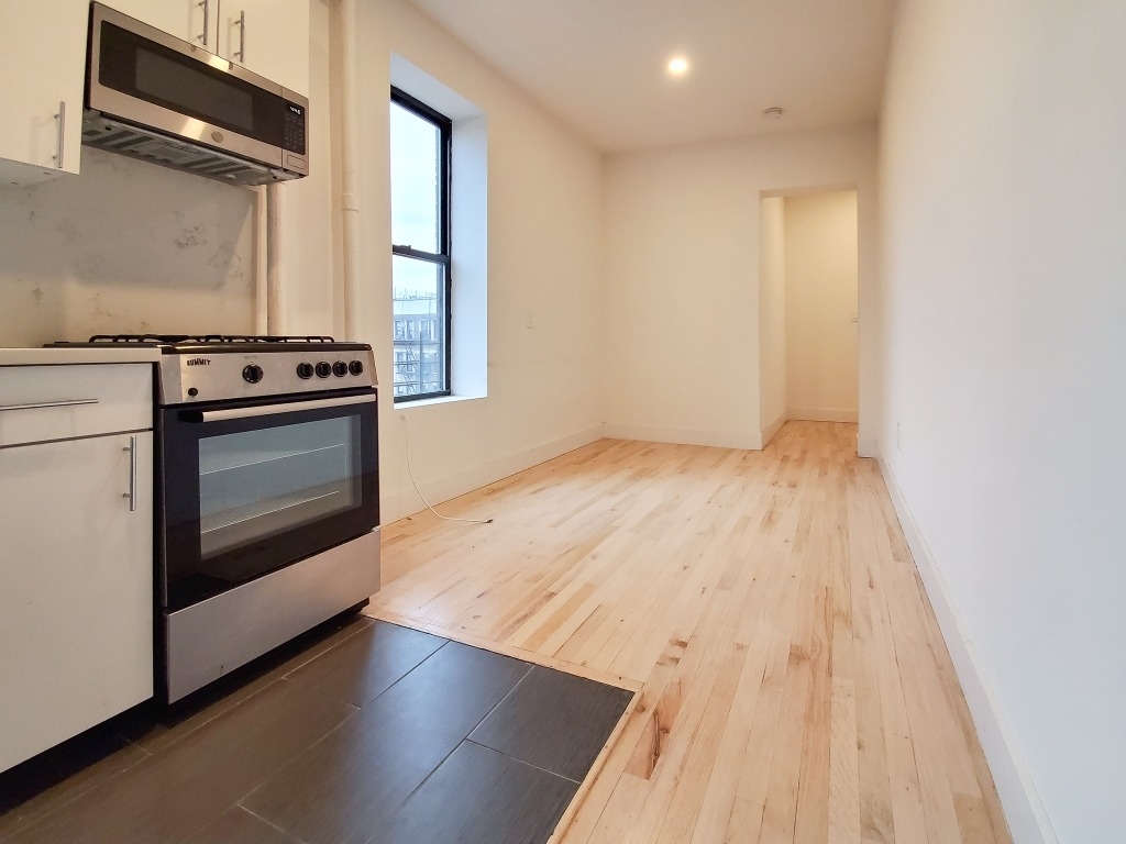 1734 Amsterdam Ave  - Photo 2