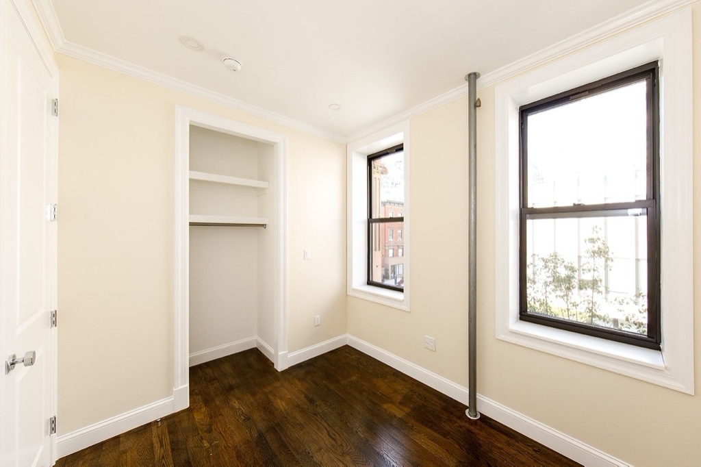 1379 Lexington Avenue #3b - Photo 4