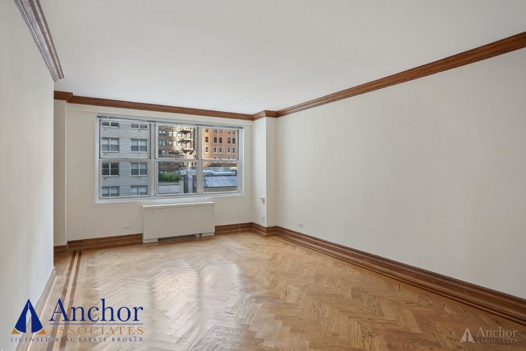 888 8th Ave. - Photo 1