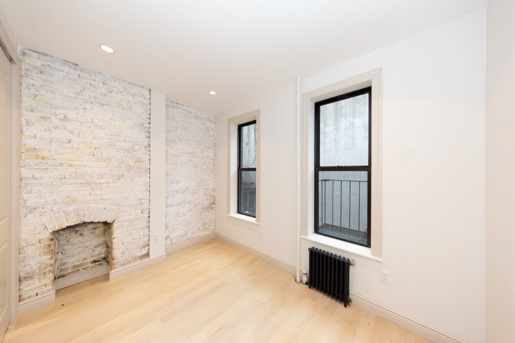 1556 Second Avenue #3 - Photo 4