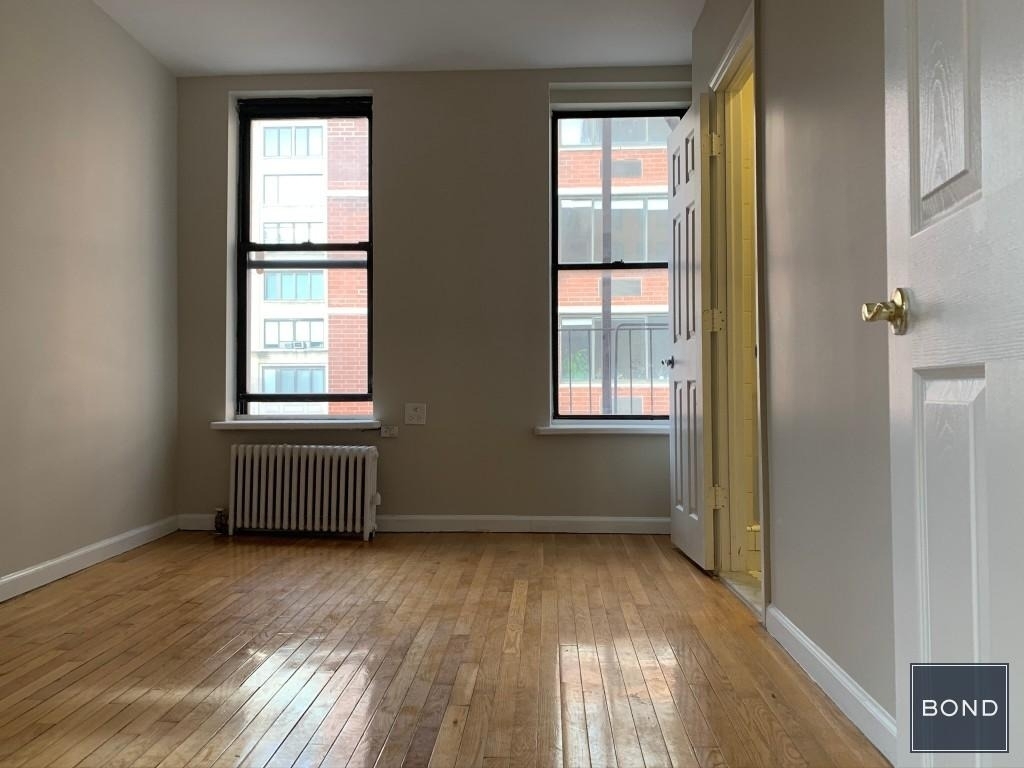 237 West 18th street - Photo 4