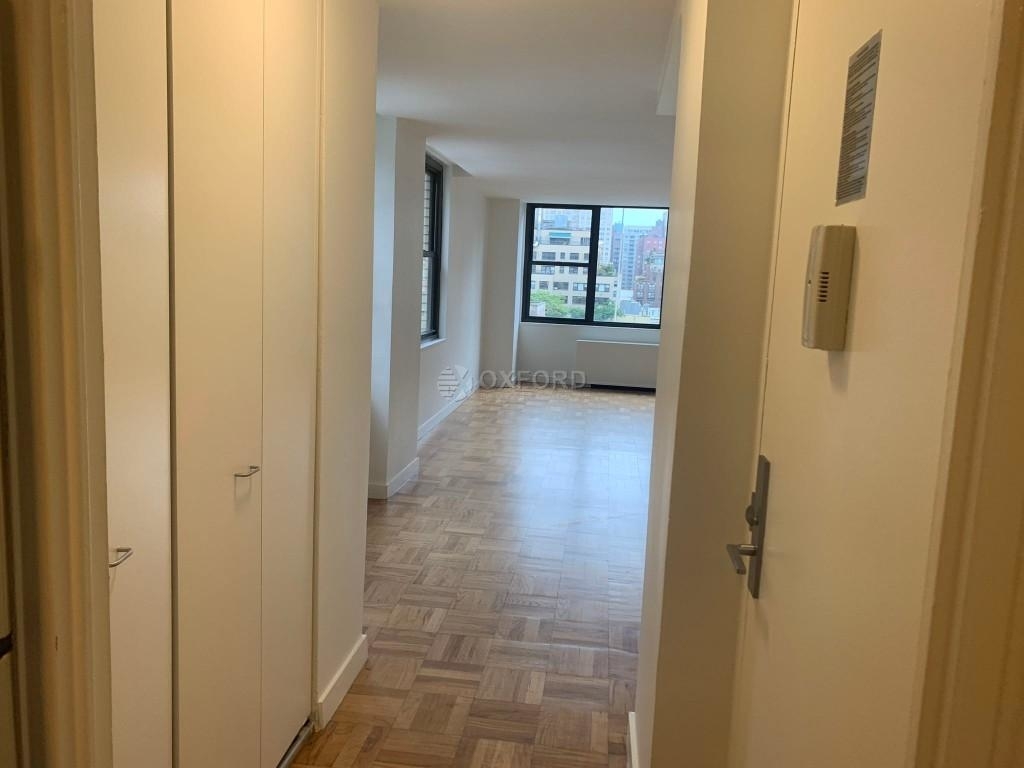 333 East 49th Street - Photo 3