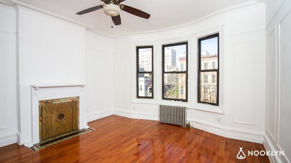 620 Park Pl - Photo 1