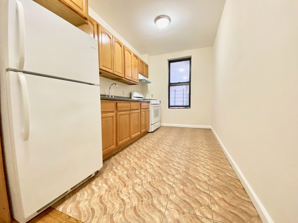 621 Lefferts Avenue - Photo 1