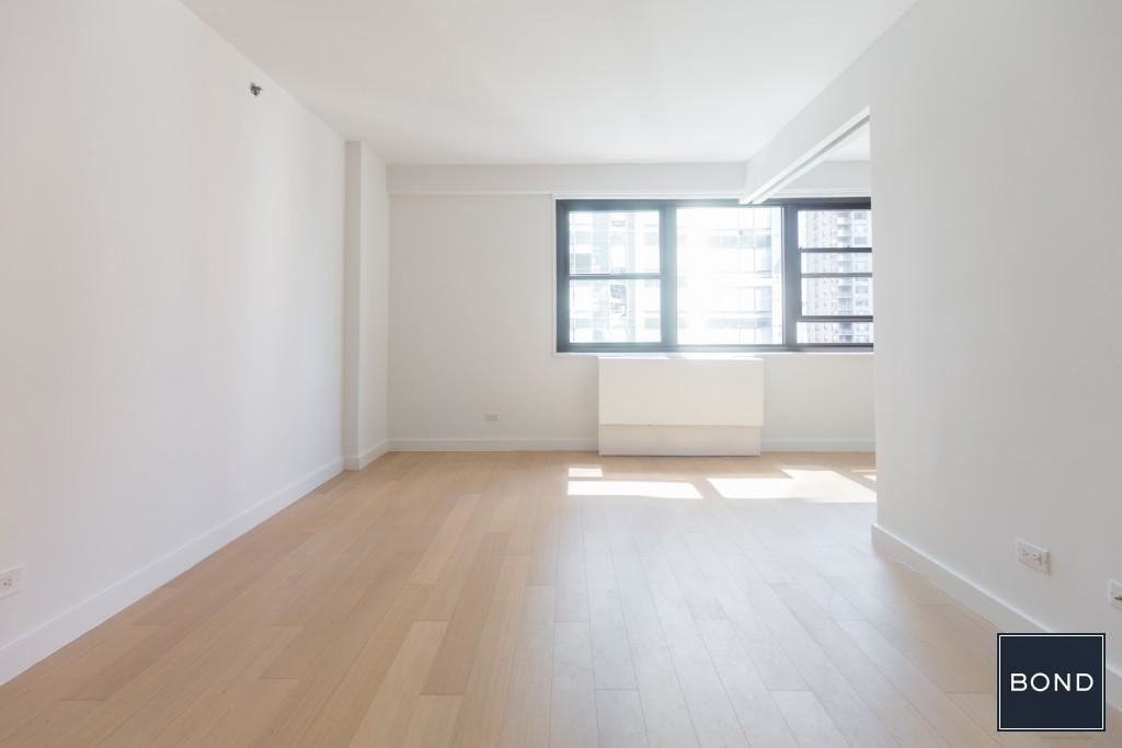 222 East 39th Street - Photo 1