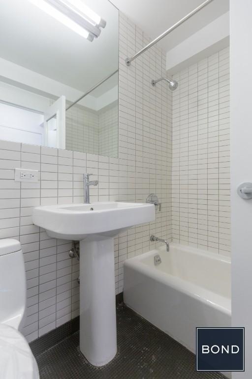 222 East 39th Street - Photo 6