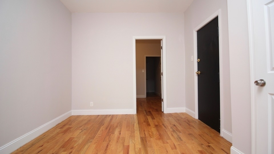 1789 Bedford Ave - Photo 5