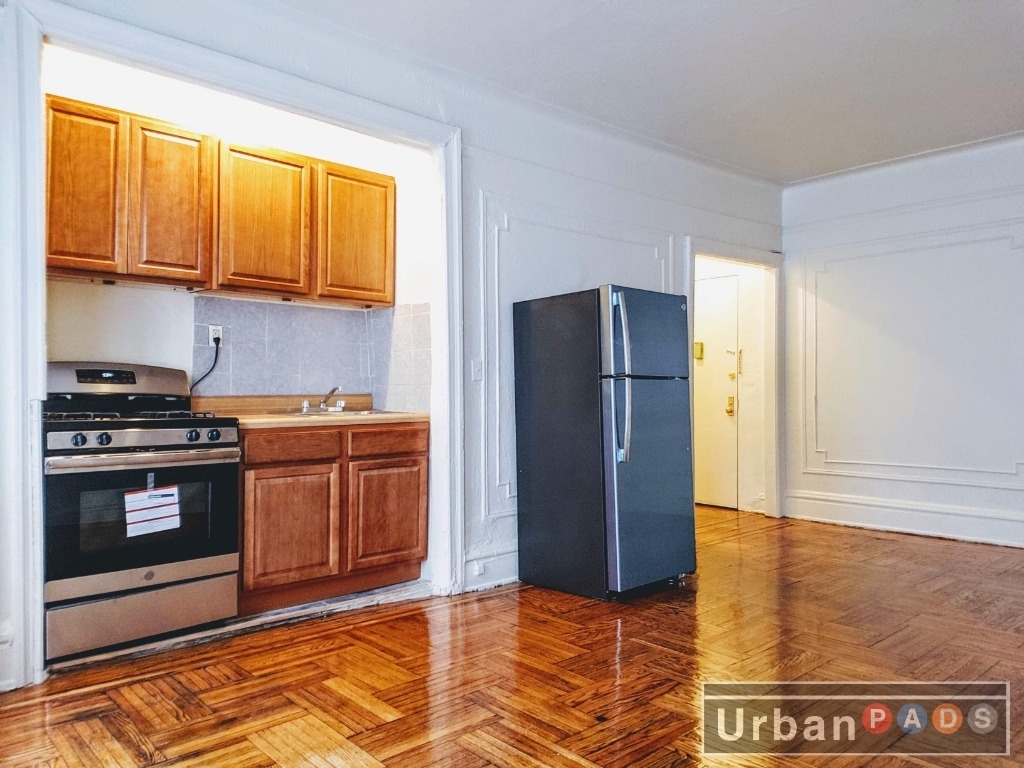 277 Eastern Parkway - Photo 2