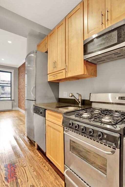 West 50th Street, Hell's Kitchen, 10019 - Photo 2