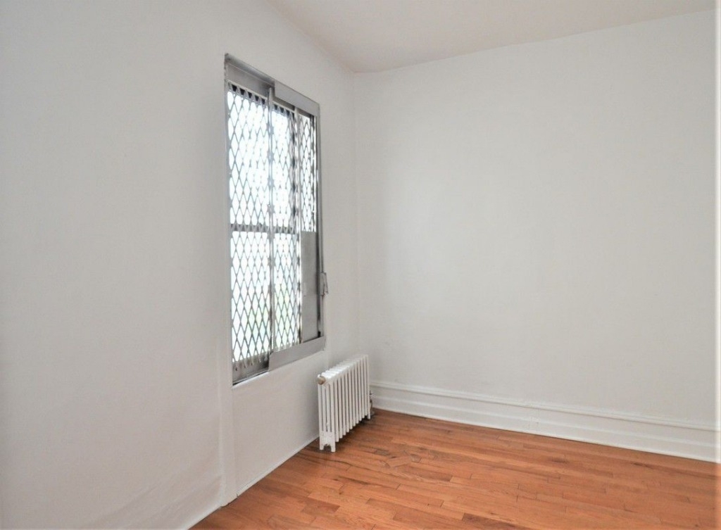 3694 Broadway  - Photo 7