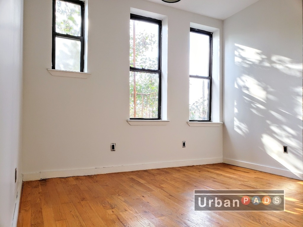 1050 Putnam Ave - Photo 1