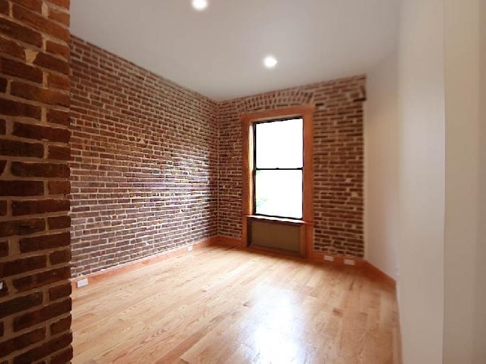 324 East 52 St - Photo 4