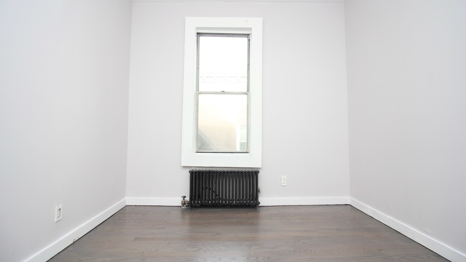 139 Tompkins Ave - Photo 7