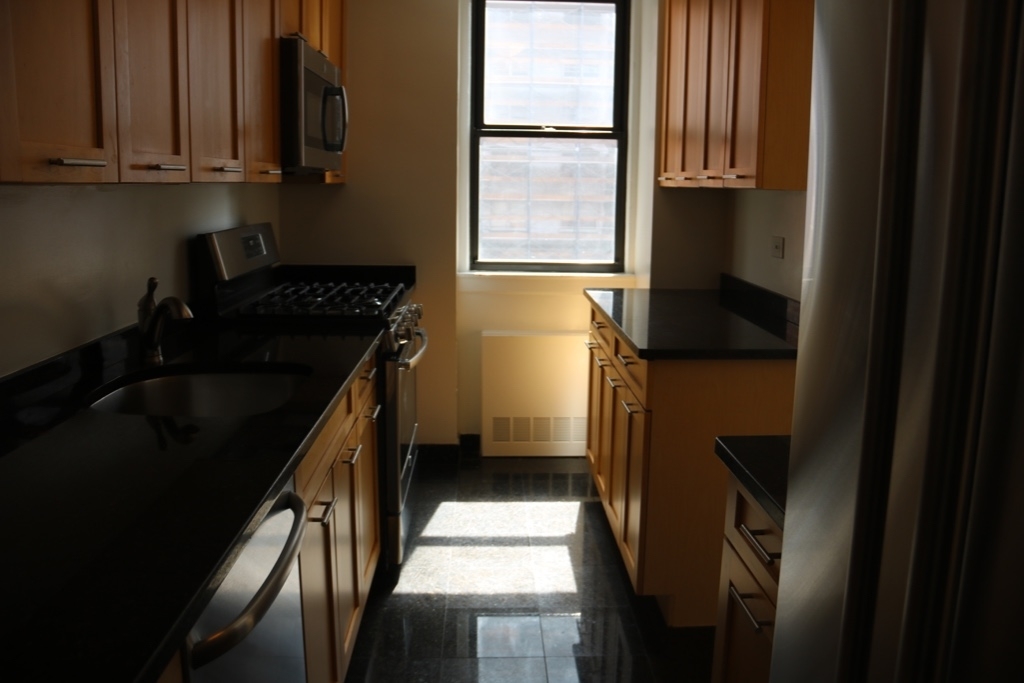 east 79th street/york ave  - Photo 2