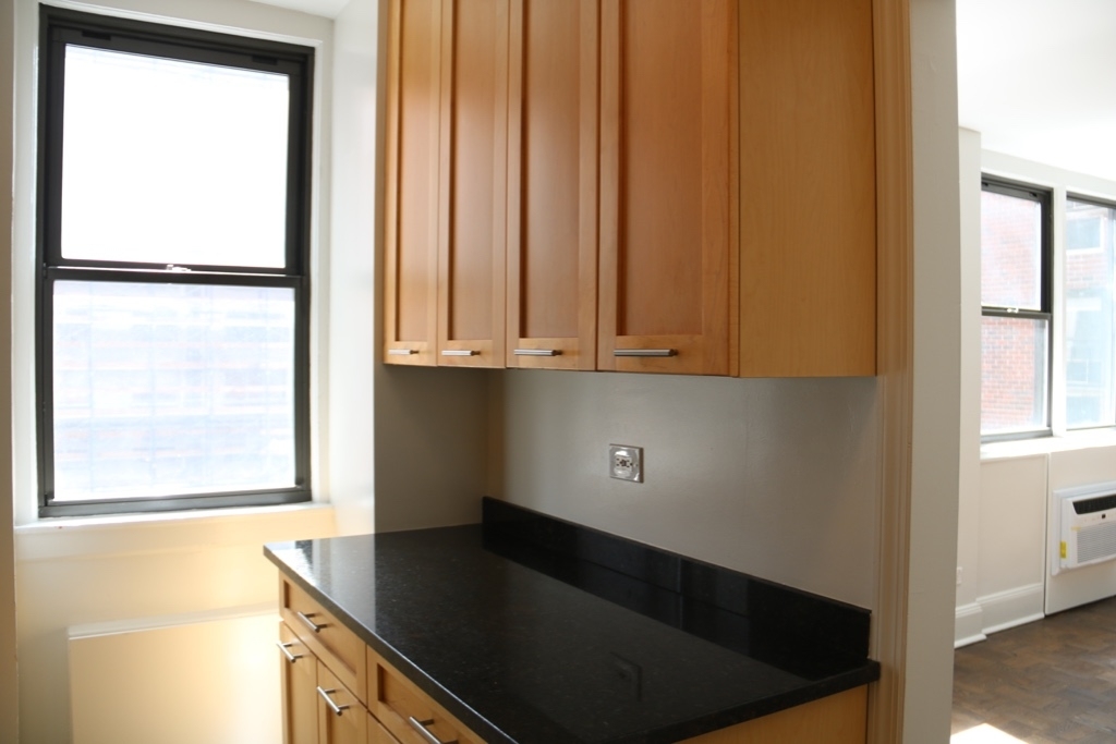 east 79th street/york ave  - Photo 1