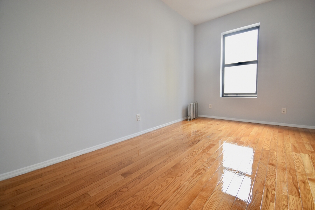 560 W 180th St - Photo 3