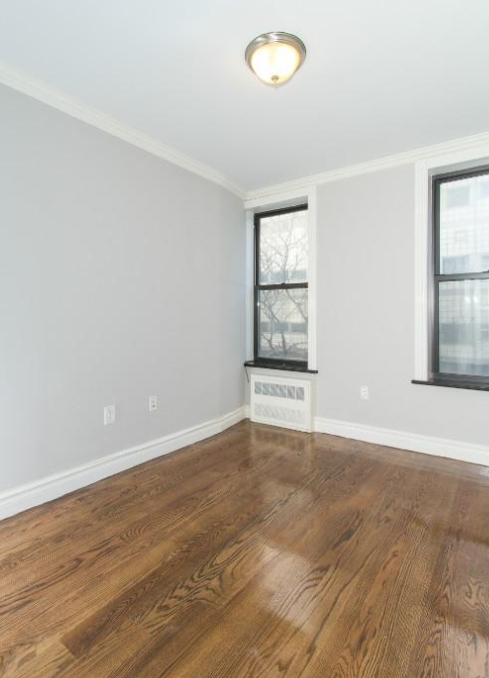 439 West 50th Street - Photo 3