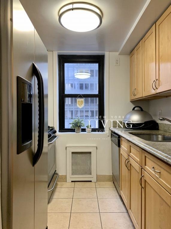 301 East 47th Street - Photo 9