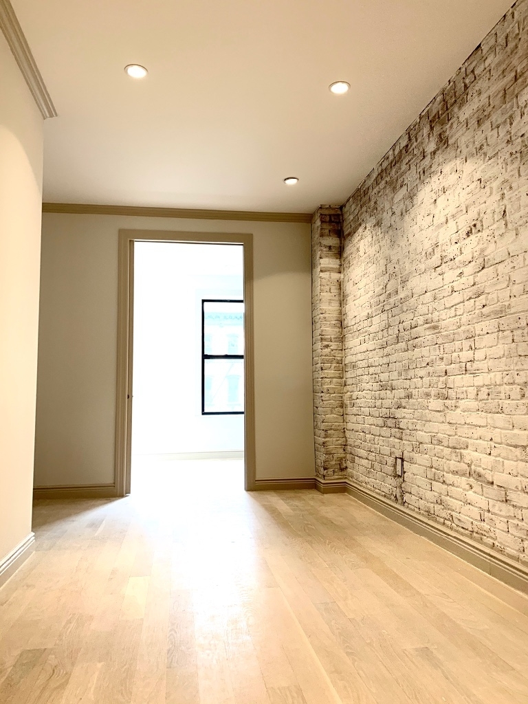 1555 Second Avenue  - Photo 9