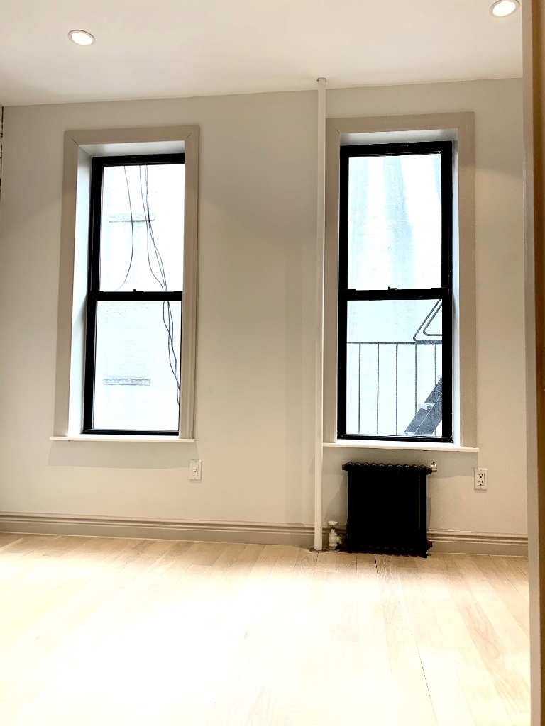 1555 Second Avenue  - Photo 4