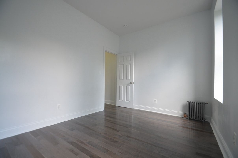 277 W 150th Street - Photo 3