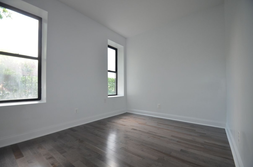 277 W 150th Street - Photo 2