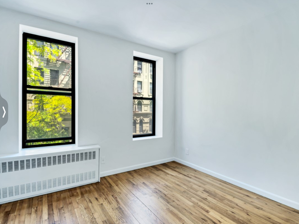 99th And Broadway  - Photo 3