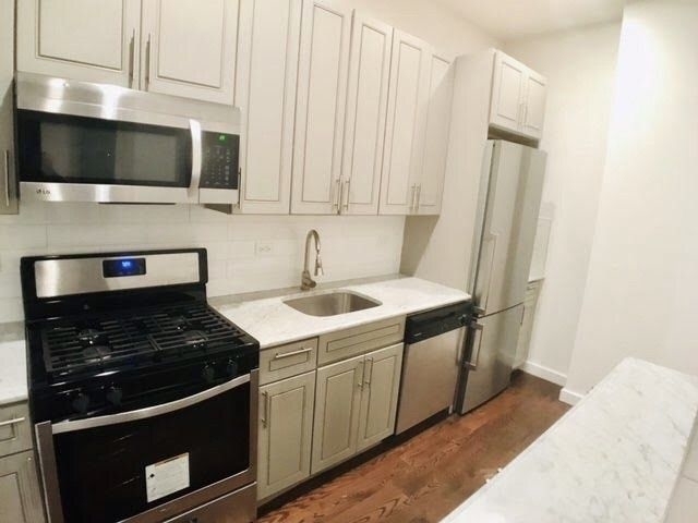 410 Eastern parkway - Photo 1