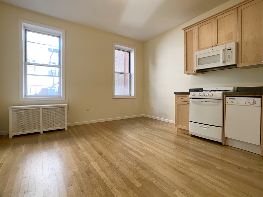 117 E 89th Street - Photo 2