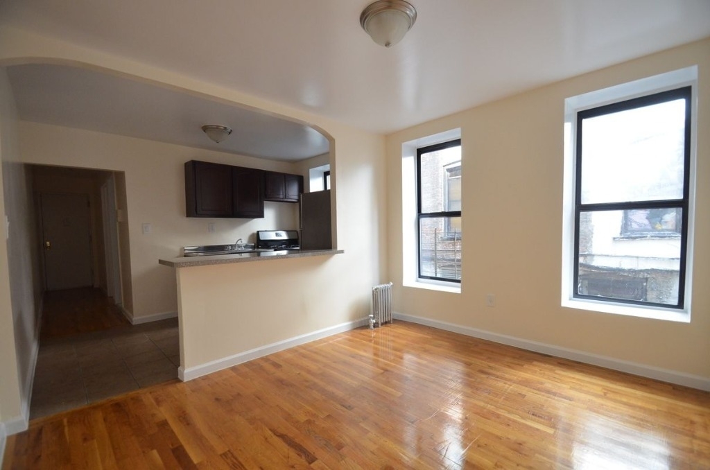 W 136th - Photo 2