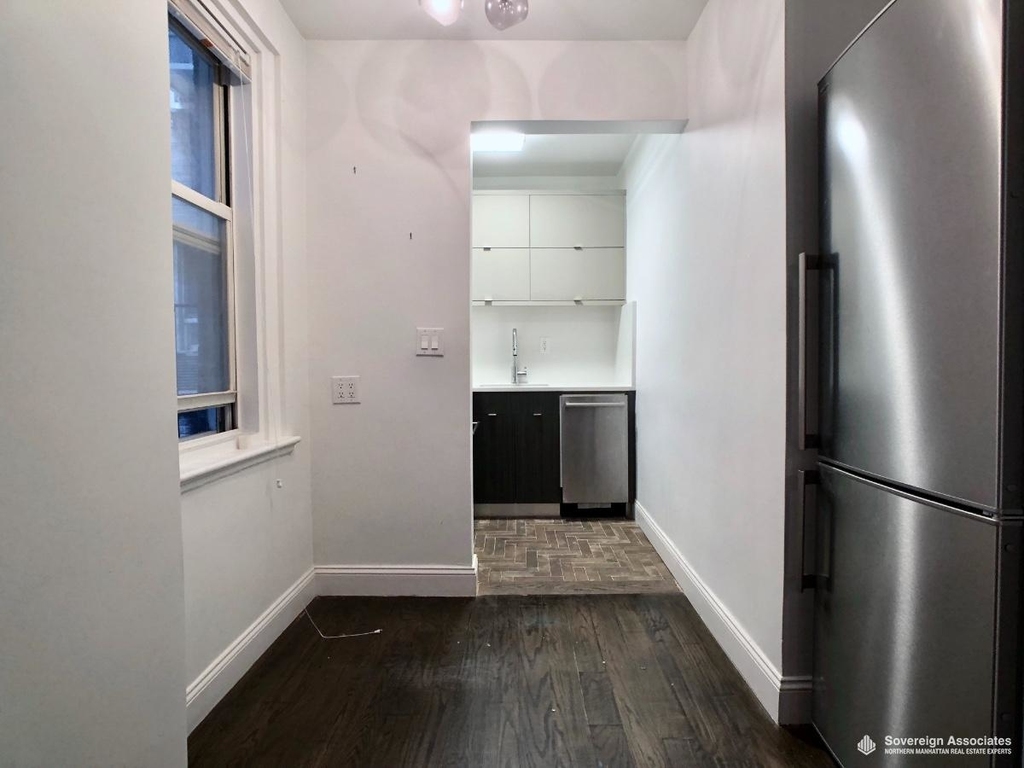 321 East 43rd Street - Photo 6