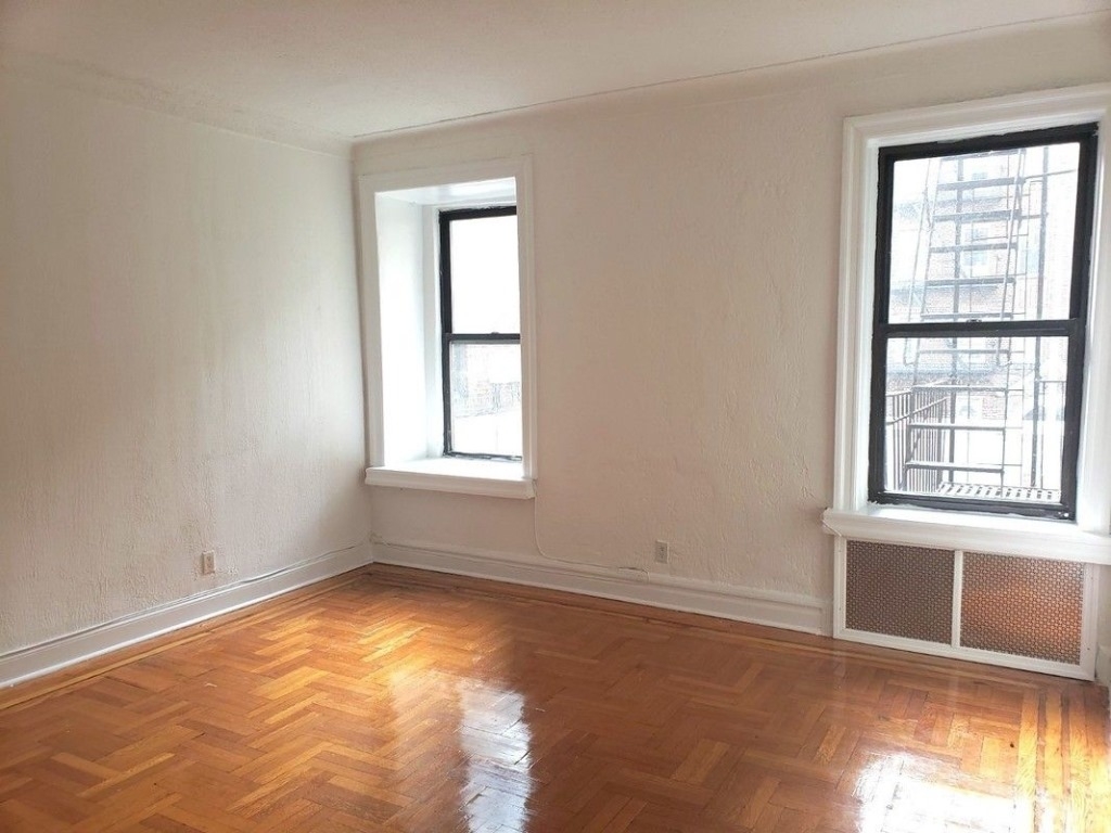 141 East 19th Street - Photo 2