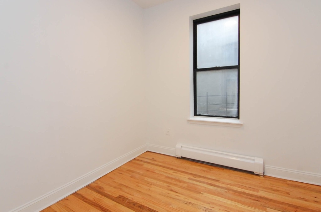 519 W 151st - Photo 4