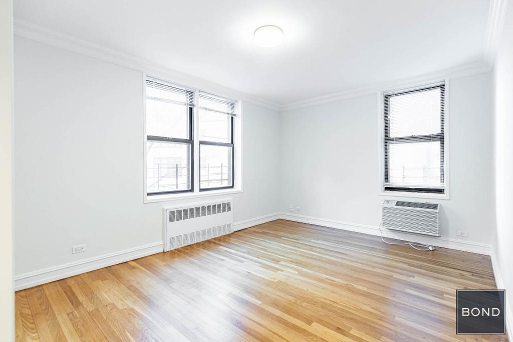 305 West 13th Street - Photo 1