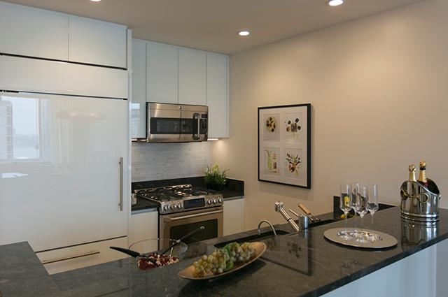 175 West 60th Street - Photo 1