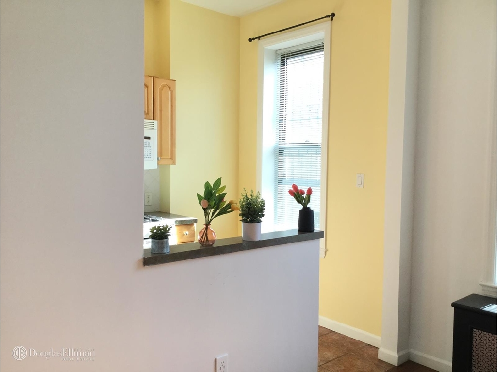 422 41st St - Photo 3