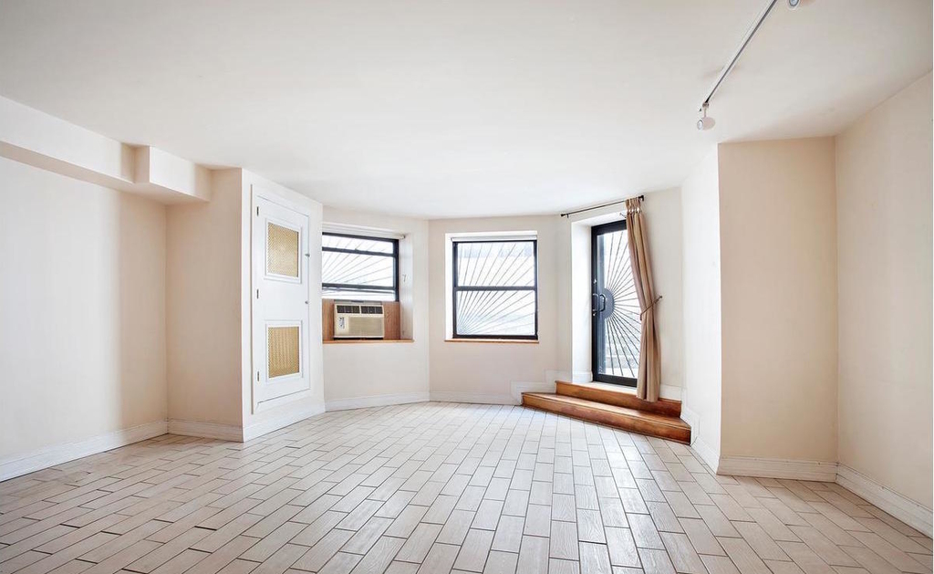 108 East 30th Street - Photo 4