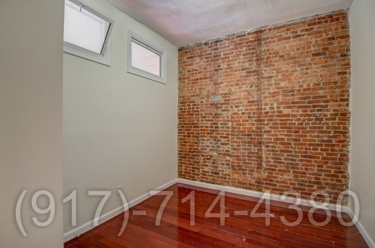 1047 Bedford Ave - Photo 6