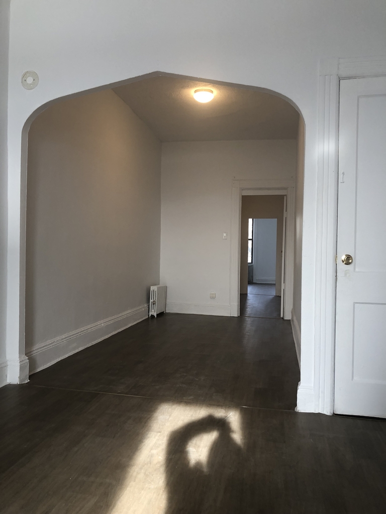 466 Seneca Avenue - Photo 1