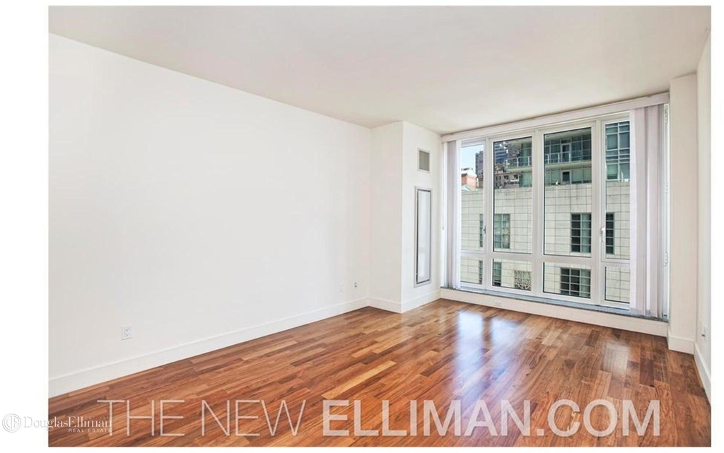 250 East 53rd St - Photo 6
