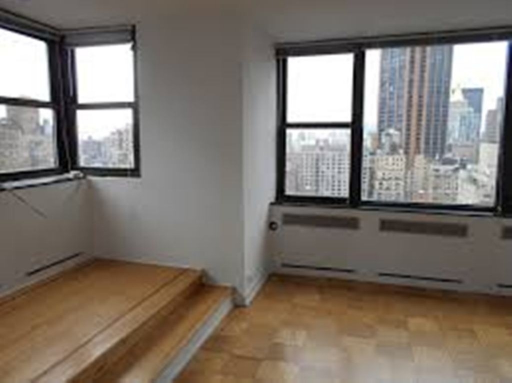 108 East 38th Street - Photo 1