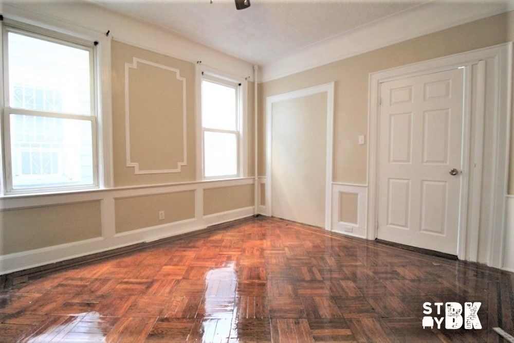 148 Kenilworth Pl  - Photo 2