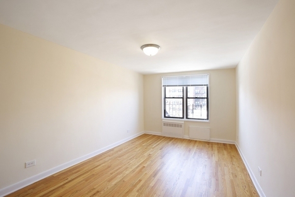 1201 ocean parkway  - Photo 4