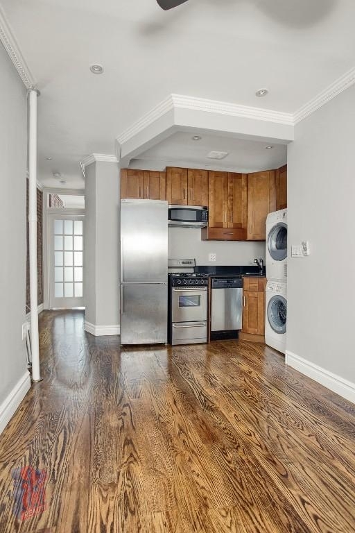 208 East 25th street - Photo 0