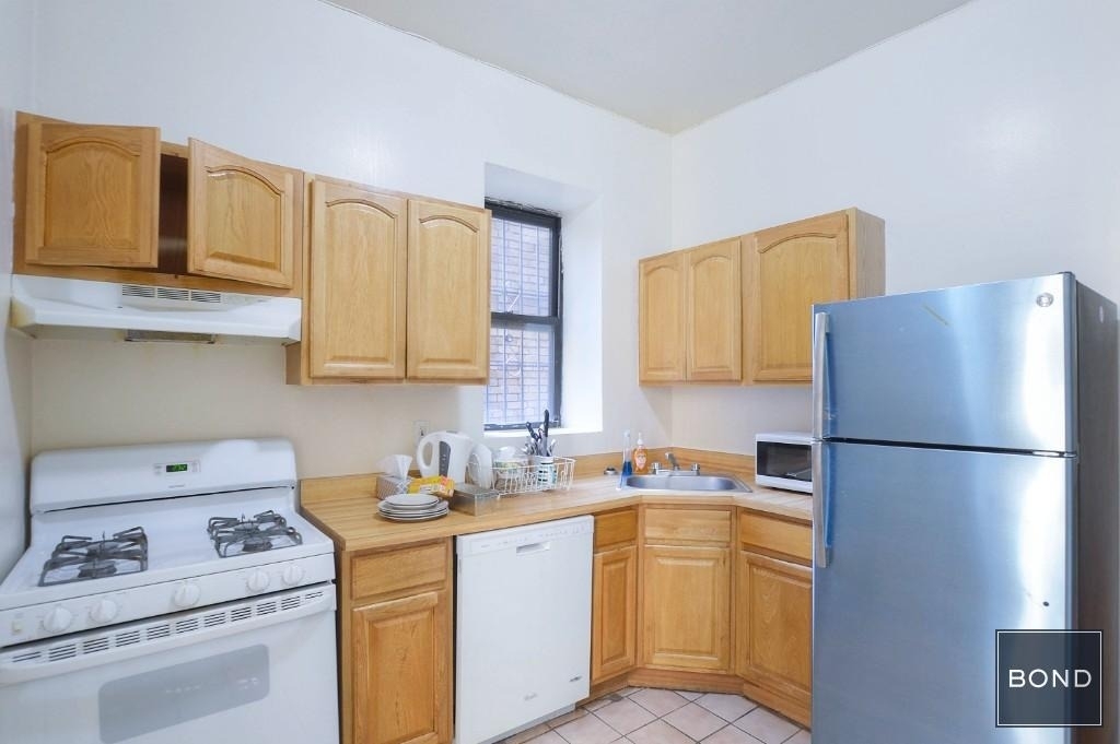 215 West 106th Street - Photo 2