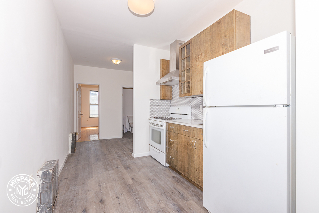 1077 Flushing Avenue - Photo 0