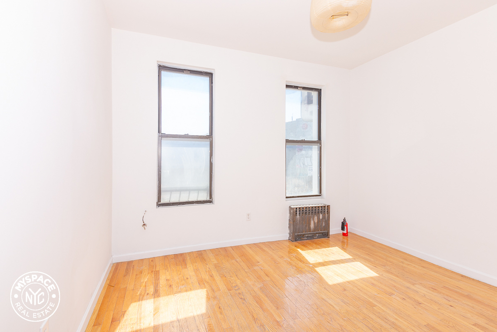 1077 Flushing Avenue - Photo 5