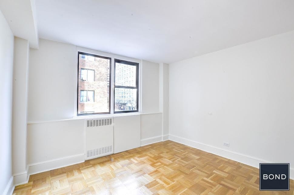 435 East 79 - Photo 4