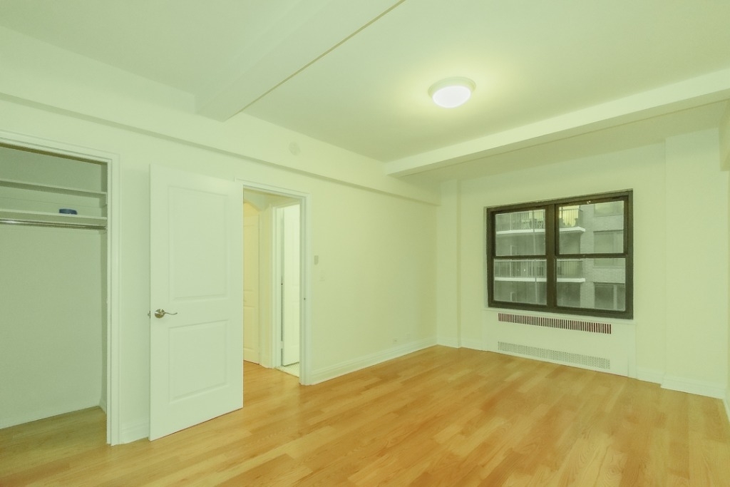 141 East 56th Street - Photo 3